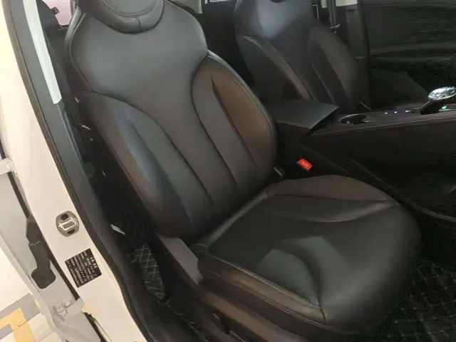Roewe RX5 — Фото автомобиля 24