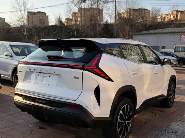 Geely Boyue L — Фото автомобиля 5