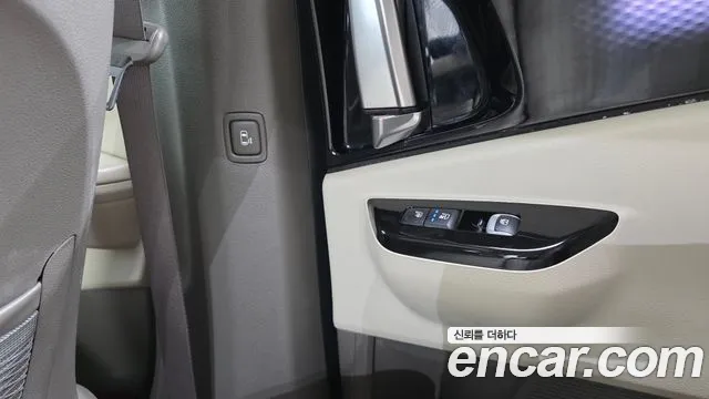 Kia Canival Carnival 4 поколение Бензин 7 мест Signature — Фото автомобиля 18