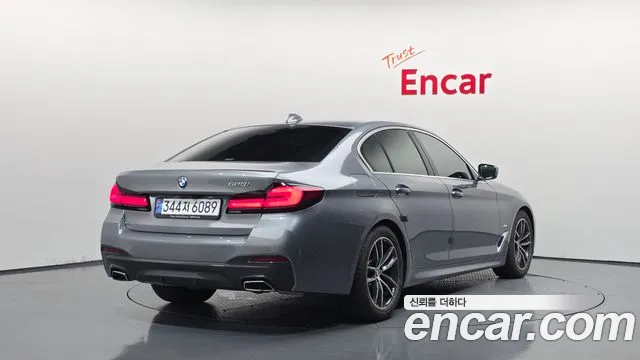 BMW 5-Series — Фото автомобиля 2