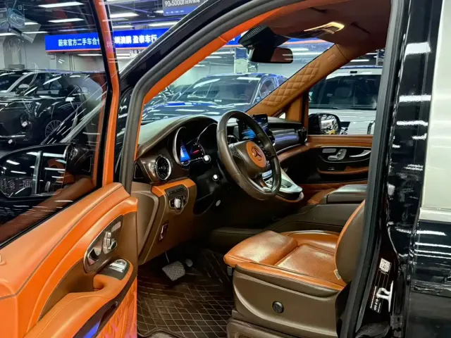 Mercedes-Benz V-Class — Фото автомобиля 4