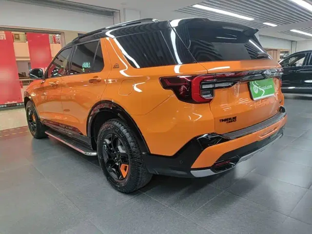 Ford Explorer — Фото автомобиля 4