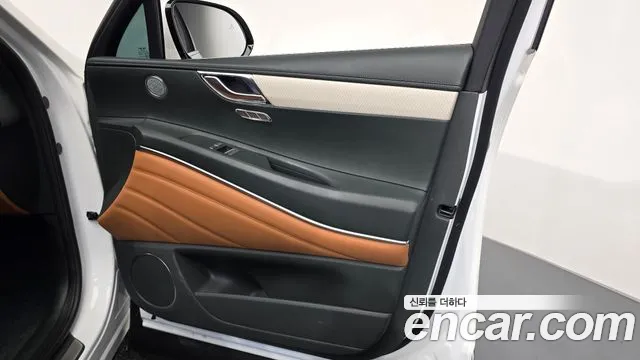 Genesis GV80 — Фото автомобиля 24