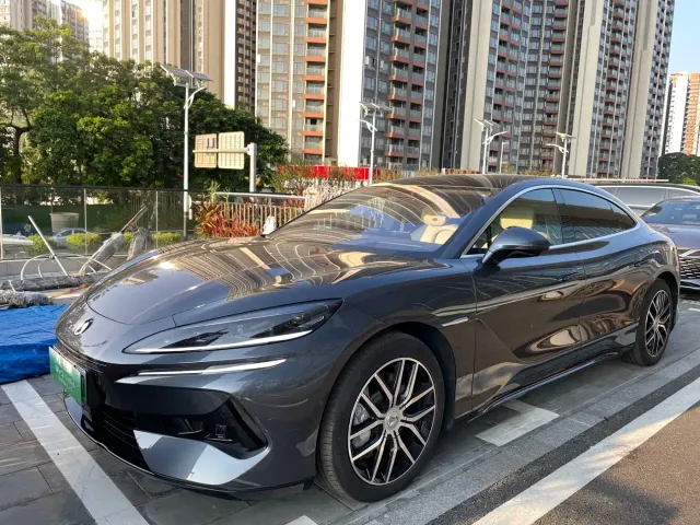 Denza Z9 — Фото автомобиля 2