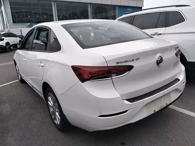 Buick Excelle — Фото автомобиля 4