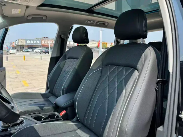 Volkswagen Tiguan L — Фото автомобиля 13