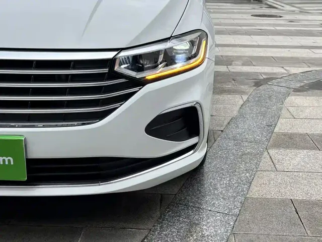 Volkswagen Lavida — Фото автомобиля 22