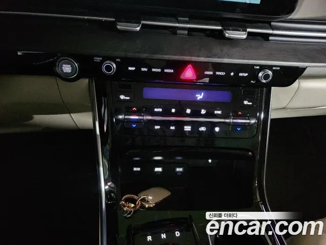 Kia Carnival Generation 4 — Фото автомобиля 16