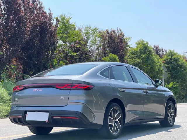 BYD Qin L — Фото автомобиля 7