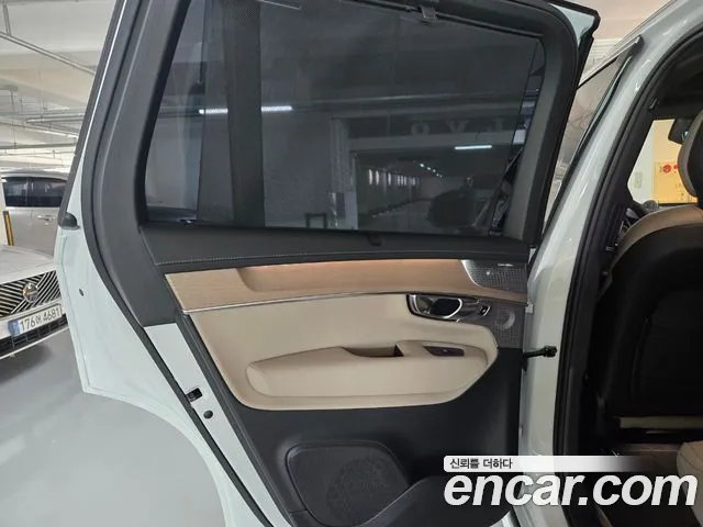 Volvo XC90 — Фото автомобиля 19