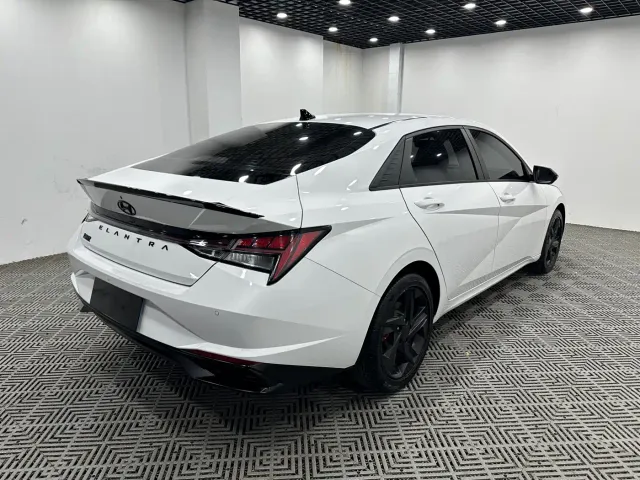 Hyundai Elantra — Фото автомобиля 7