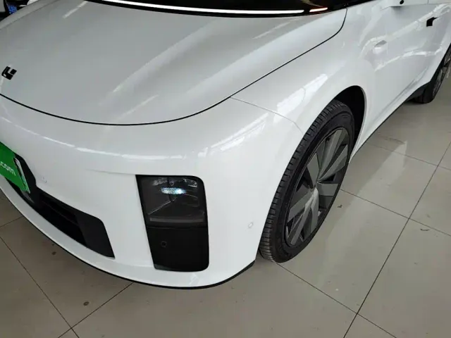 Li Auto i6 — Фото автомобиля 18