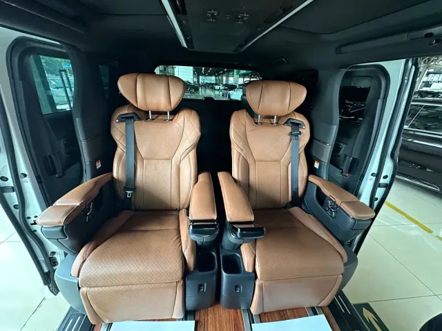 Toyota Alphard — Фото автомобиля 15