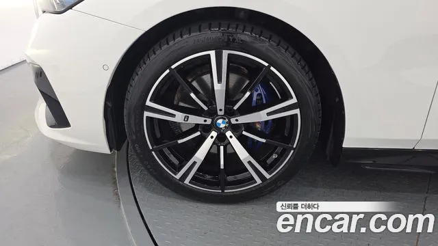 BMW 5-Series 5 серия (G60) 530i xDrive M Sport — Фото автомобиля 4
