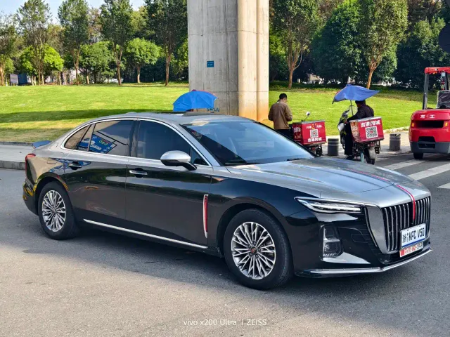 Hongqi H5 — Фото автомобиля 3