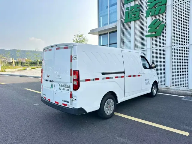 Wuling Motors Wuling Yangguang 2024 300km Comfort Enclosed Van 60kW — Фото автомобиля 17