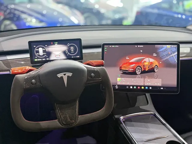 Tesla Model Y — Фото автомобиля 18