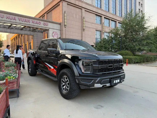 Ford F-150 Raptor — Фото автомобиля 3