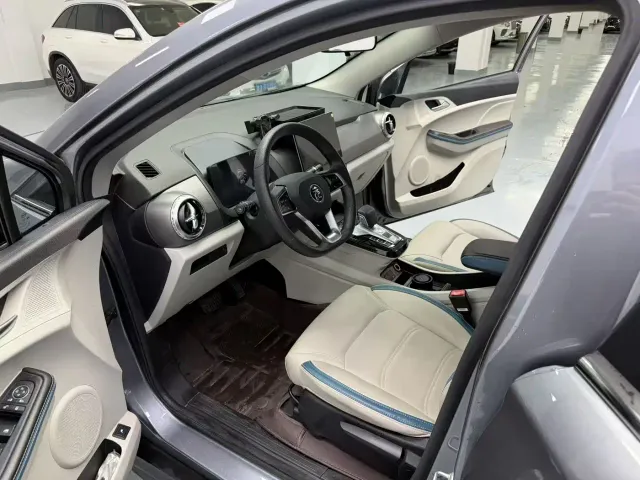 BYD Yuan Pro — Фото автомобиля 5