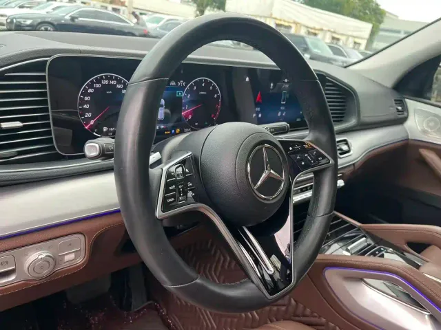 Mercedes-Benz GLE-Class — Фото автомобиля 21