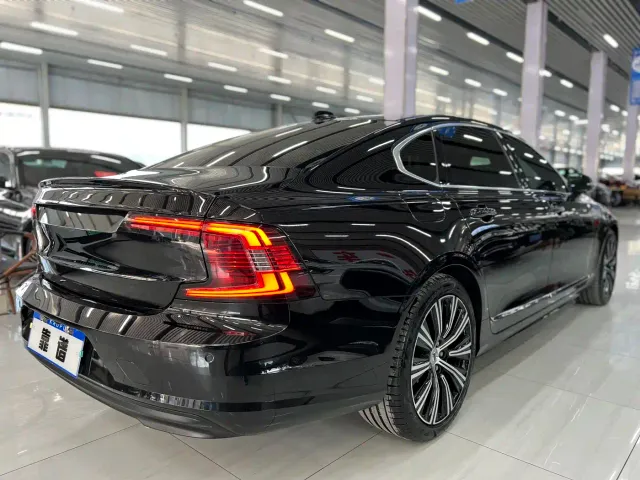 Volvo S90 — Фото автомобиля 7