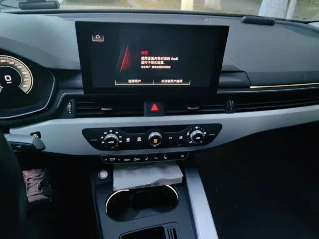Audi A4L — Фото автомобиля 14
