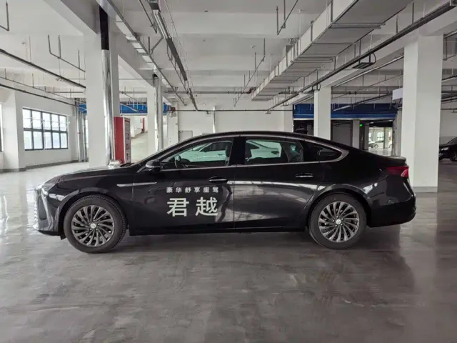 Buick LaCrosse 2025 Model 28T Platinum Edition — Фото автомобиля 6