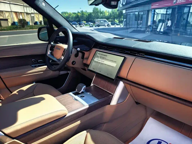 Land Rover Range Rover — Фото автомобиля 15