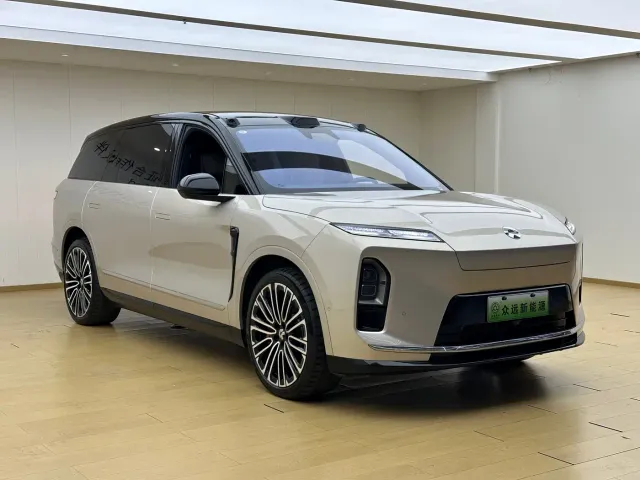 Nio ES8 — Фото автомобиля 3