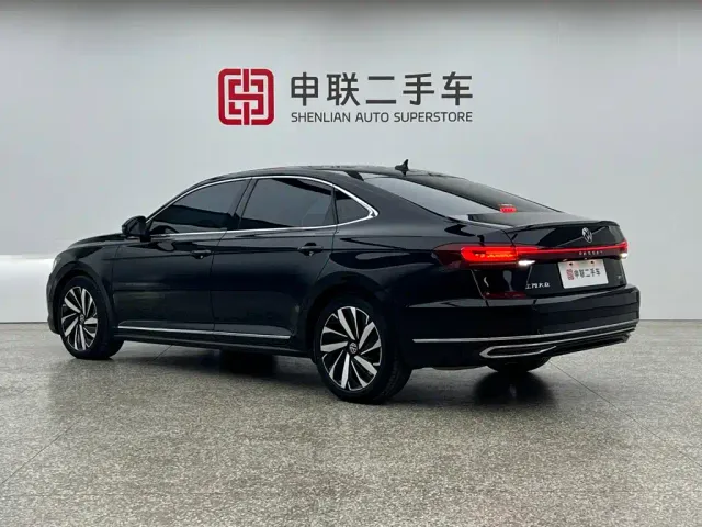Volkswagen Passat — Фото автомобиля 2