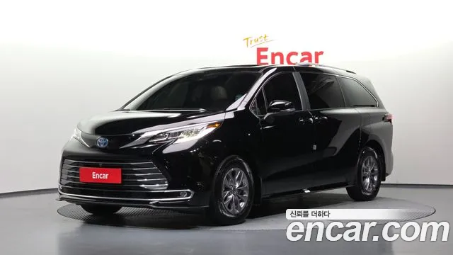 Фотография автомобиля — Toyota Sienna 4th Gen