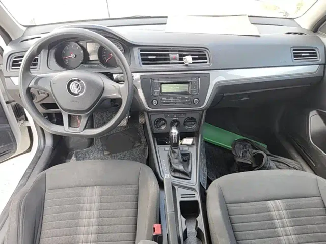 Volkswagen Lavida — Фото автомобиля 9