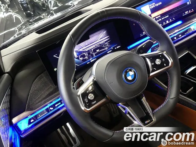 BMW i7 — Фото автомобиля 12