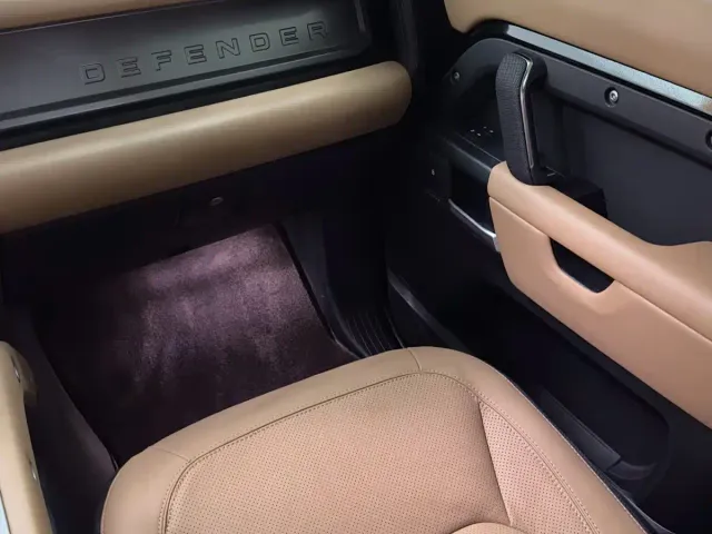 Land Rover Defender — Фото автомобиля 5