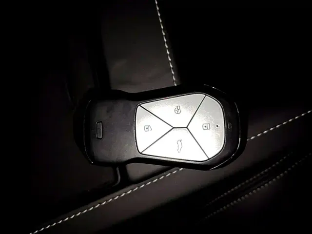 Xpeng G3 — Фото автомобиля 8