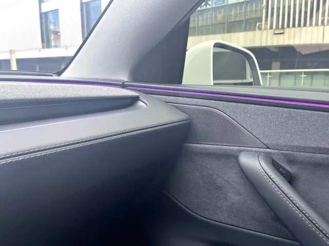 Tesla Model Y — Фото автомобиля 11
