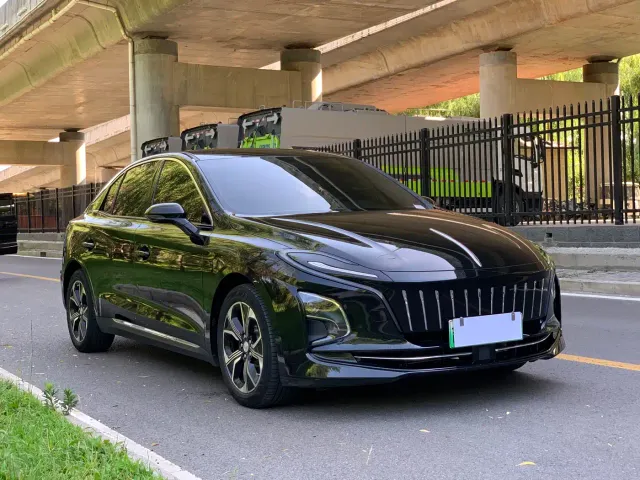Hongqi E-QM5 — Фото автомобиля 3