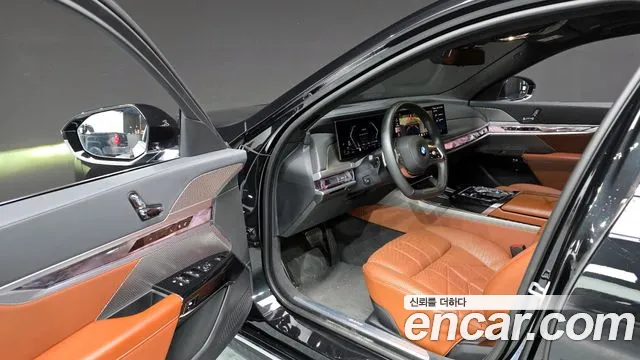BMW 7-Series 7 серия (G70) 740i sDrive Design Pure Excellence — Фото автомобиля 9