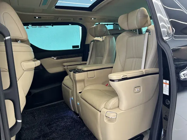 Toyota Vellfire — Фото автомобиля 19
