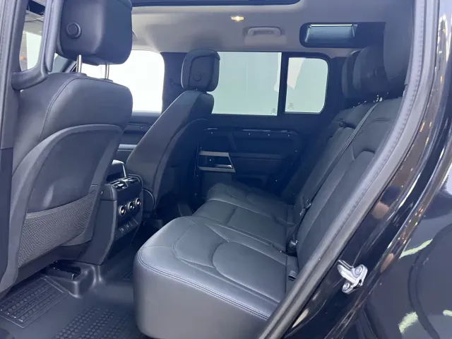 Land Rover Defender — Фото автомобиля 20