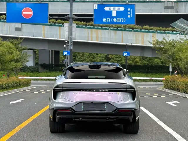 Lotus Eletre — Фото автомобиля 8