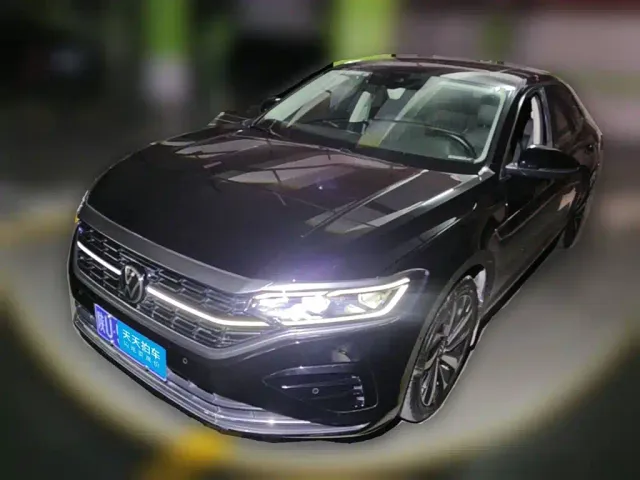 Фотография автомобиля — Volkswagen Passat
