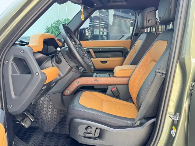 Land Rover Defender — Фото автомобиля 5