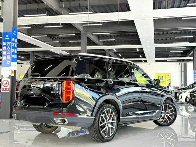 GAC Trumpchi GS8 — Фото автомобиля 2