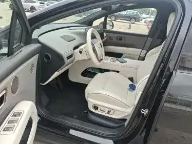Li Auto i6 — Фото автомобиля 5