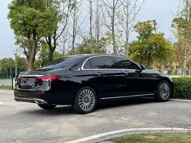 Mercedes-Benz E-Class — Фото автомобиля 6