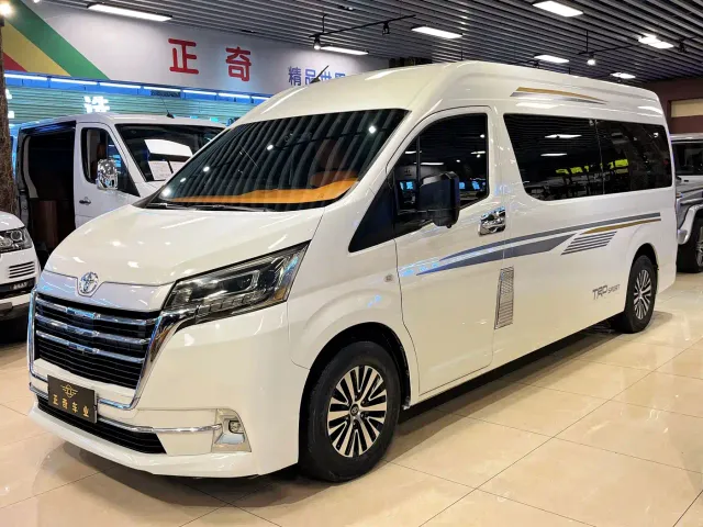 Toyota HIACE — Фото автомобиля 2