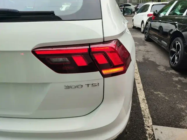 Volkswagen Tiguan L — Фото автомобиля 7
