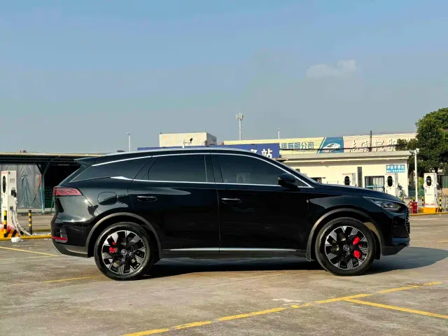 BYD Tang — Фото автомобиля 5