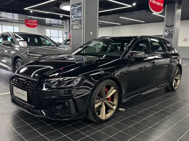 Фотография автомобиля — Audi RS 4